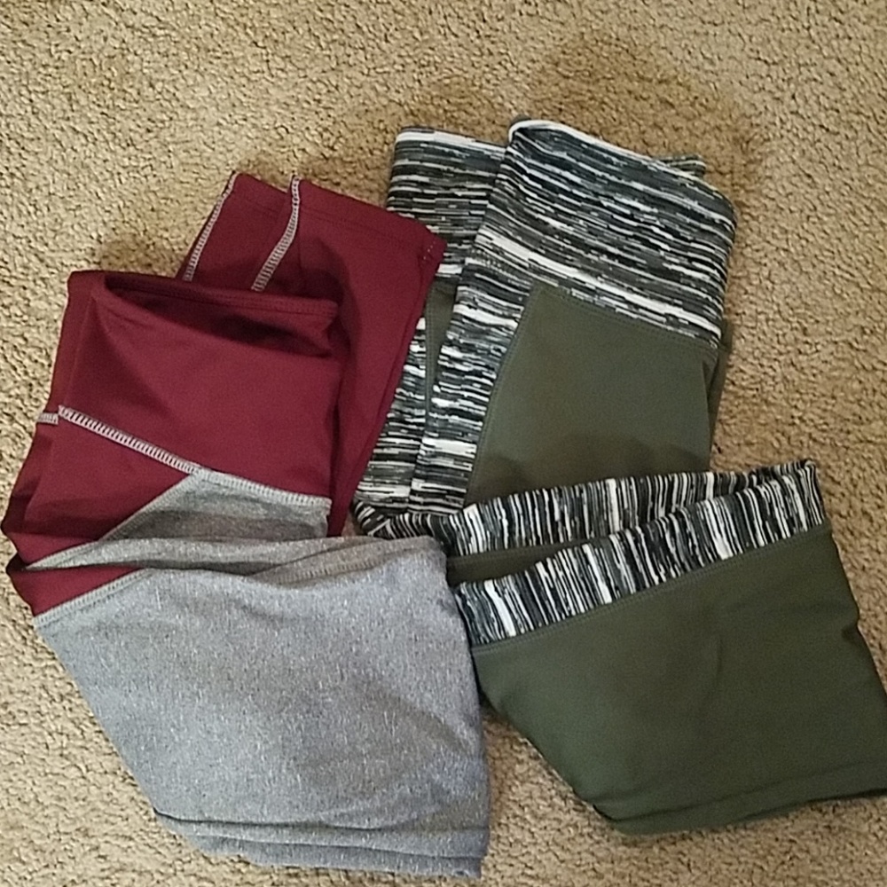 (4 For $10) 2 pairs of Active wear Leggings
